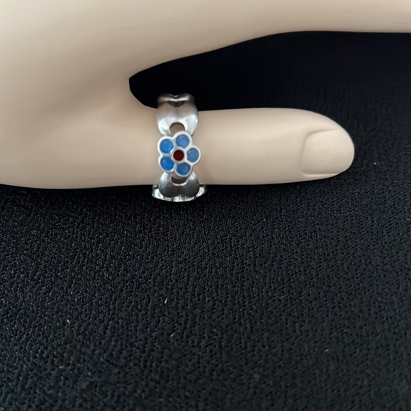 Gucci Flower Ring With Three Different Colored Flower Design - Picture 2 of 10